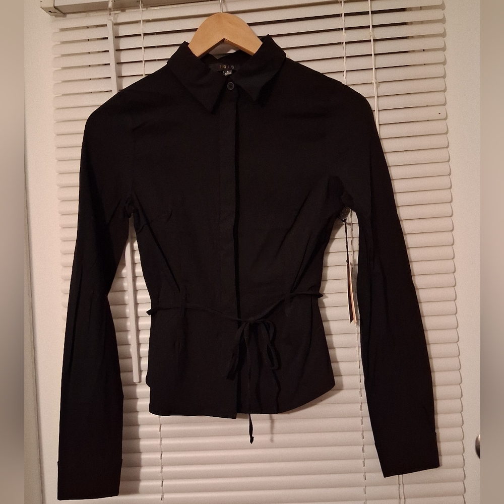 Iris Elegant Black Button-up Blouse
